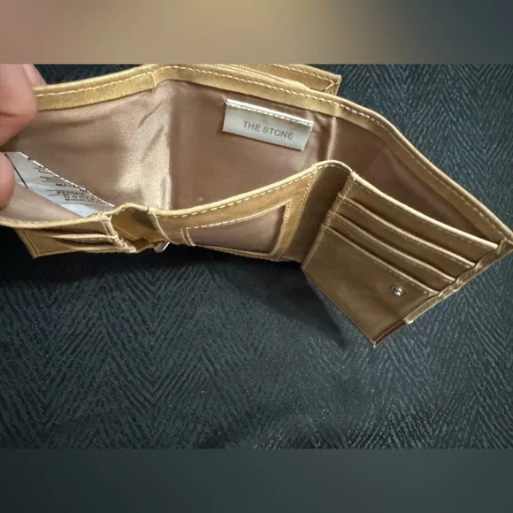 Tri-Color Leather Wallet - Picture 5 of 7